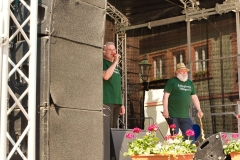 Tobi Börstler moderiert die Rezitation der Sagen ...