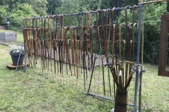 Die Stockparade am Bauzaun, zusammengetragen aus 150 Jahren.