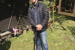 Der Lebemann steht ihm gut zu Gesicht.