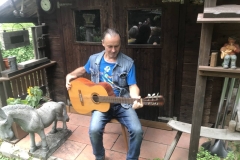 Bernd bereicherte den Vormittag mit Klängen aus seiner Gitarre.