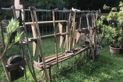 Werkzeuge und Gerätschaften zur Rodung des Robbergs ...