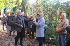 Der Verein dankt der Stadt Ettlingen - namentlich Herrn OB J. Arnold - mit einer Flasche "Robberg-Weinbrand" für die Durchführung der Sanierung.