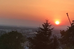 … und wurde mit einem fulminanten Sonnenuntergang belohnt.