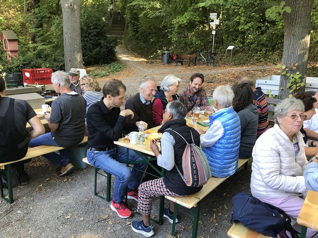 ... kommt unter den Gästen schnell Oktoberfest-Stimmung auf.